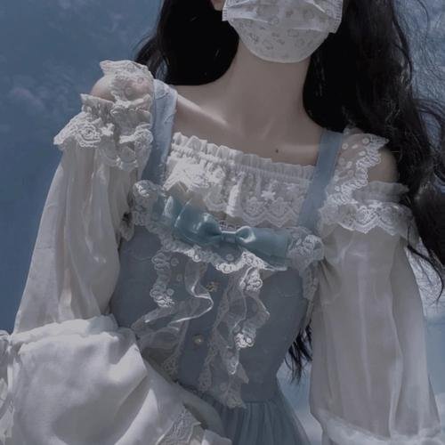 有色彩的女子